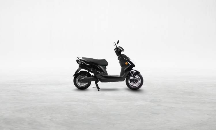 Evolet Derby available in 4 Colours in India - carandbike