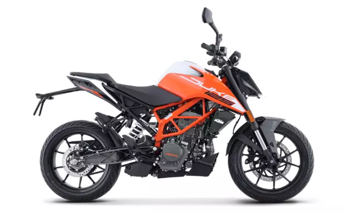 KTM 125 Duke Images
