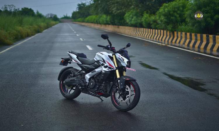 Pulsar NS400Z Key Features