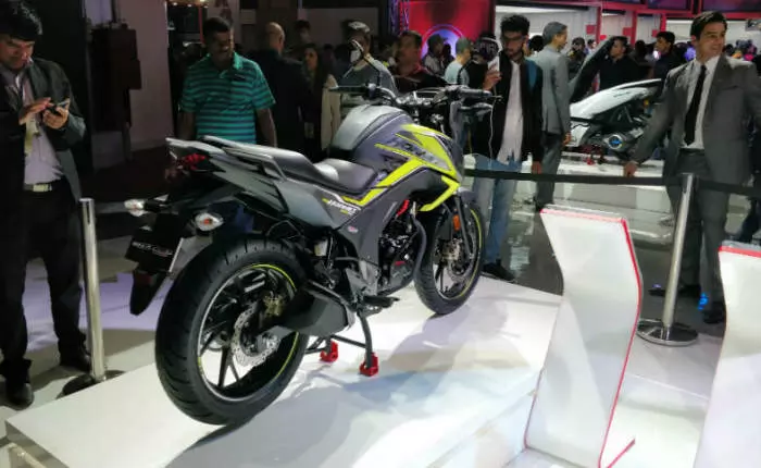 Honda Cb Hornet 160r Price 21 Mileage Specs Images Of Cb Hornet 160r Carandbike Honda Cb Hornet 160r Price 21 Mileage Specs Images Of Cb Hornet 160r Carandbike