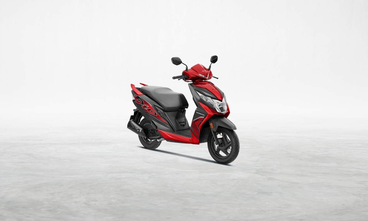 Yamaha dio scooty store price