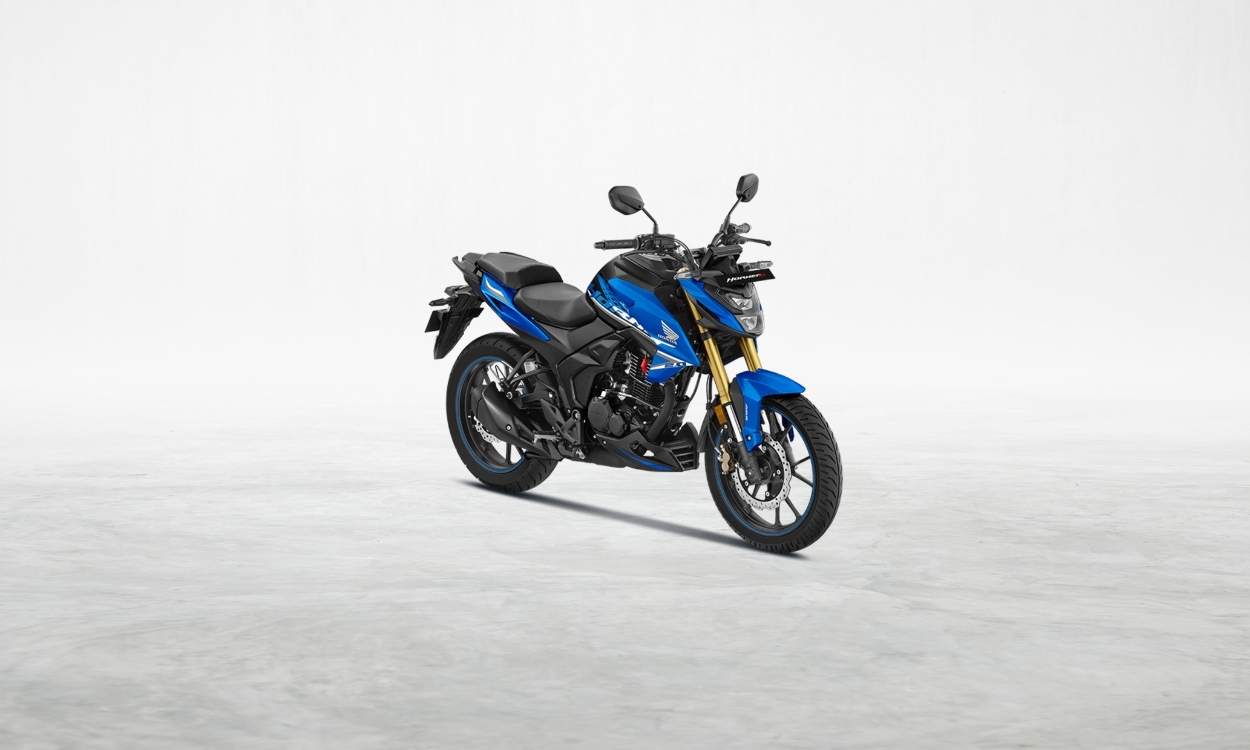 Honda Hornet 2 0 Bs6 Price 22 Mileage Specs Images Of Hornet 2 0 Carandbike