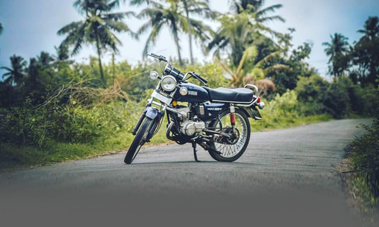 Yamaha Rx 100 Price 23 Mileage Specs Images Of Rx 100 Carandbike Yamaha Rx 100 Price 23 Mileage Specs Images Of Rx 100 Carandbike