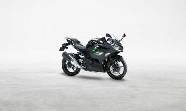 Sports Kawasaki Ninja 400 Sports Bike,price starts at Rs.4,99,000 Sports Kawasaki Ninja 400 Sports Bike