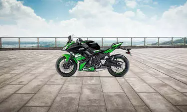 Sports Kawasaki Ninja 650 Sports Bike