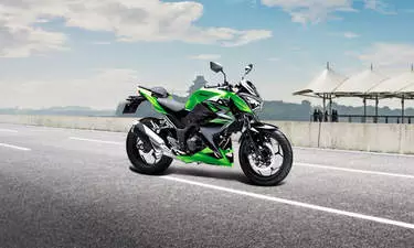 Sports Kawasaki Z250 Sports Bike,price starts at Rs.3,08,000 Sports Kawasaki Z250 Sports Bike