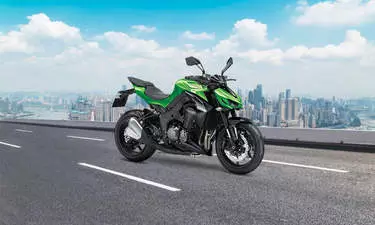 Sports Kawasaki Z900 Sports Bike,price starts at Rs.7,69,900 Sports Kawasaki Z900 Sports Bike