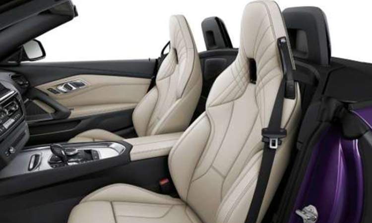  M Sport seats for driver and front passenger