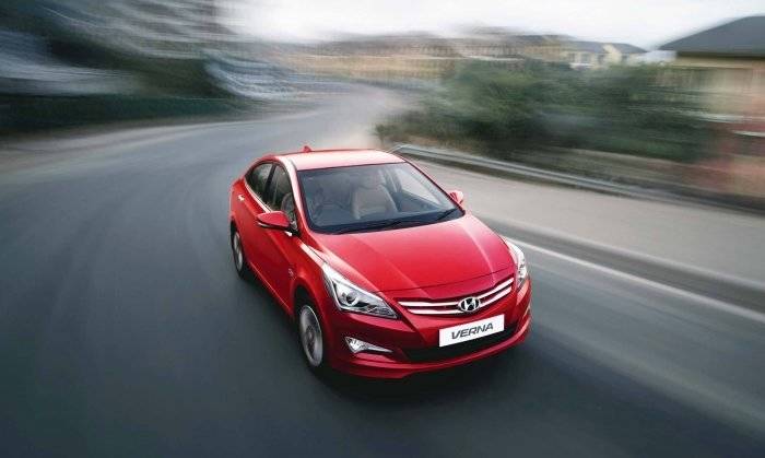 Hyundai Fluidic Verna Front Top View