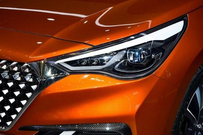 Hyundai Verna Headlight