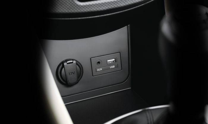 Hyundai Fluidic Verna Usb And Aur Input