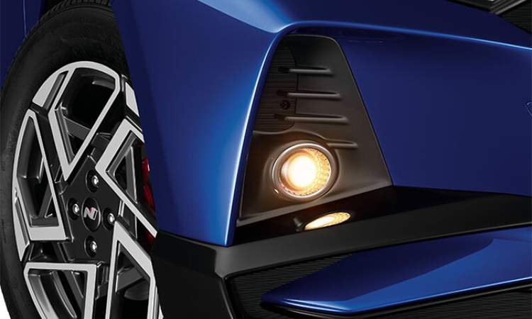 Front fog lamp chrome garnish