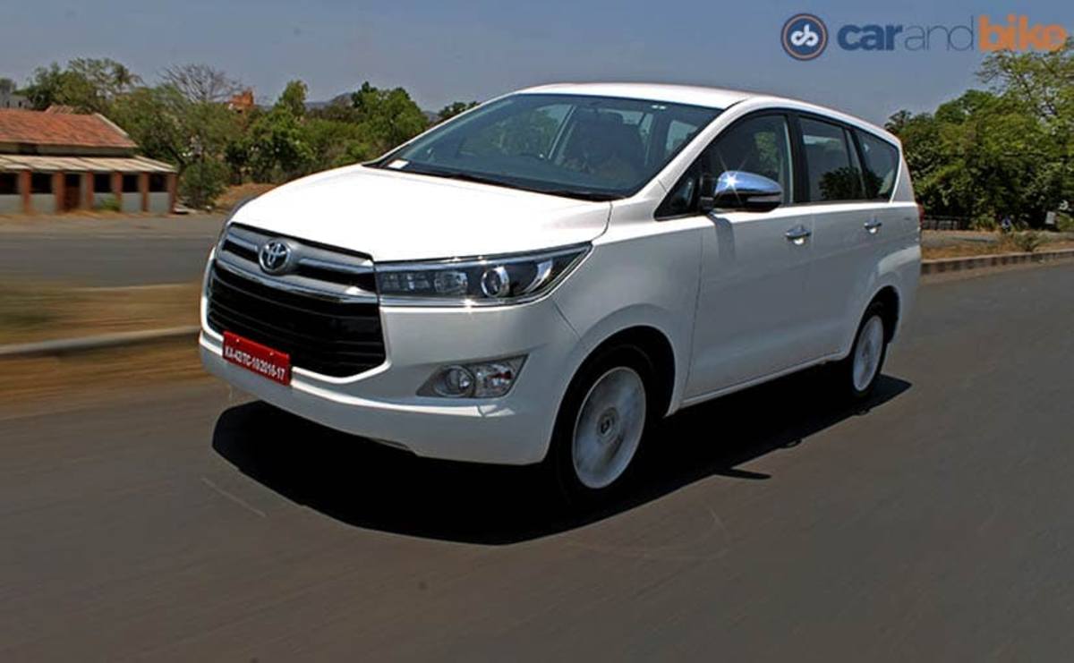 Super White Toyota Innova Crysta Zx