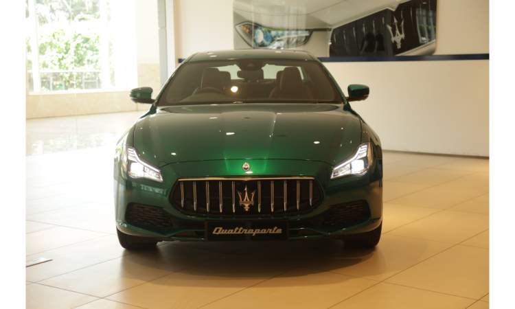 Maserati Quattroporte Frontview