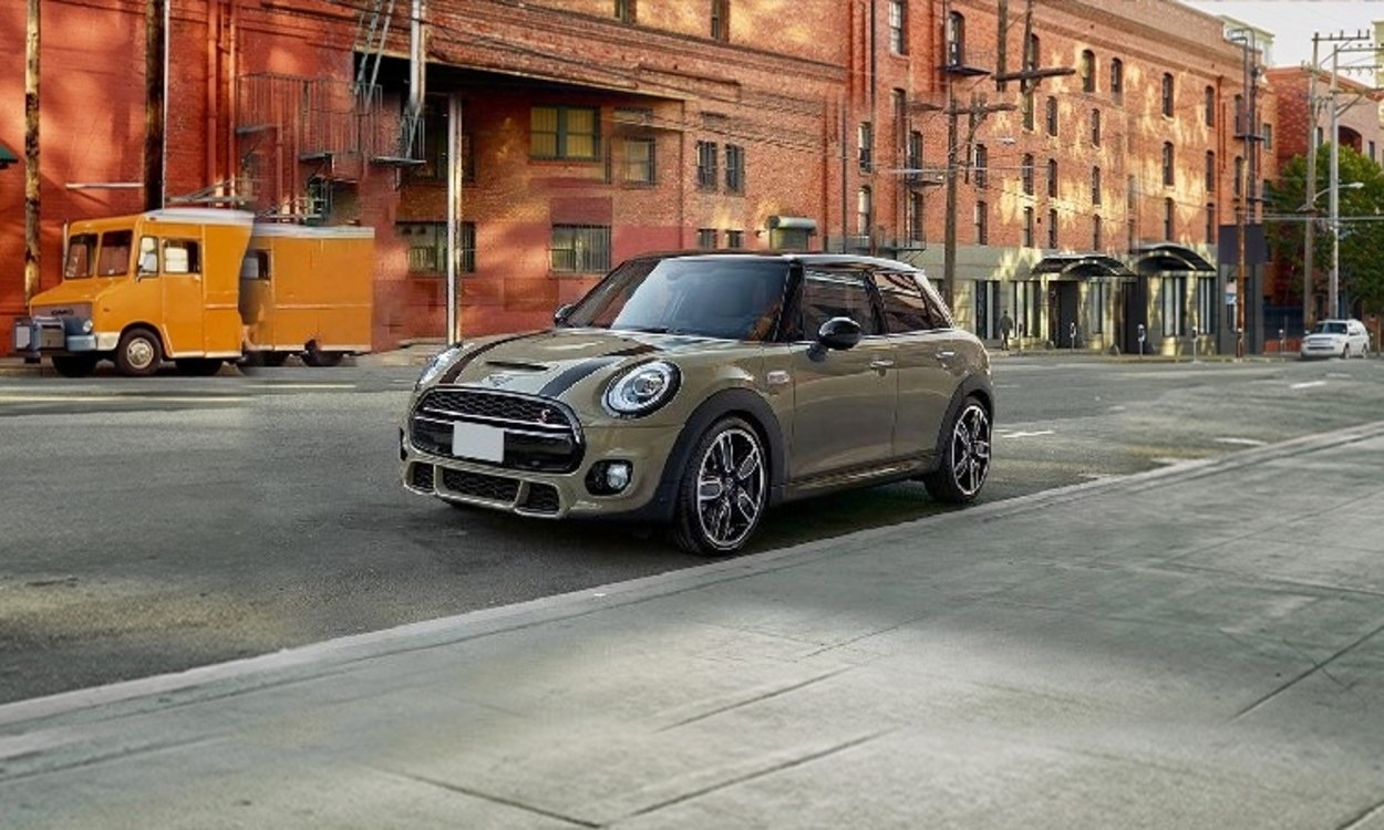 MINI 5 door Photos MINI 5 door Images