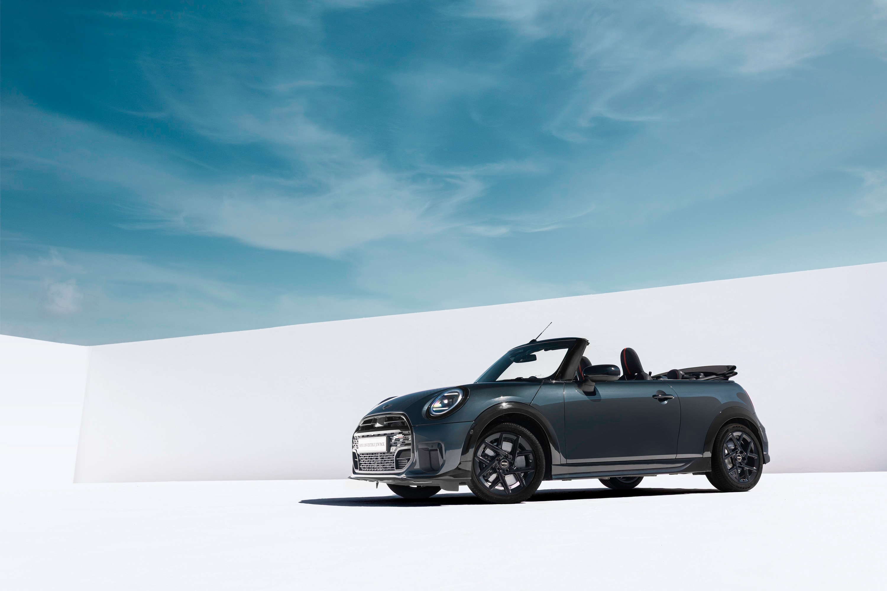 01 The new MINI Convertible John Cooper Works Pack jpg