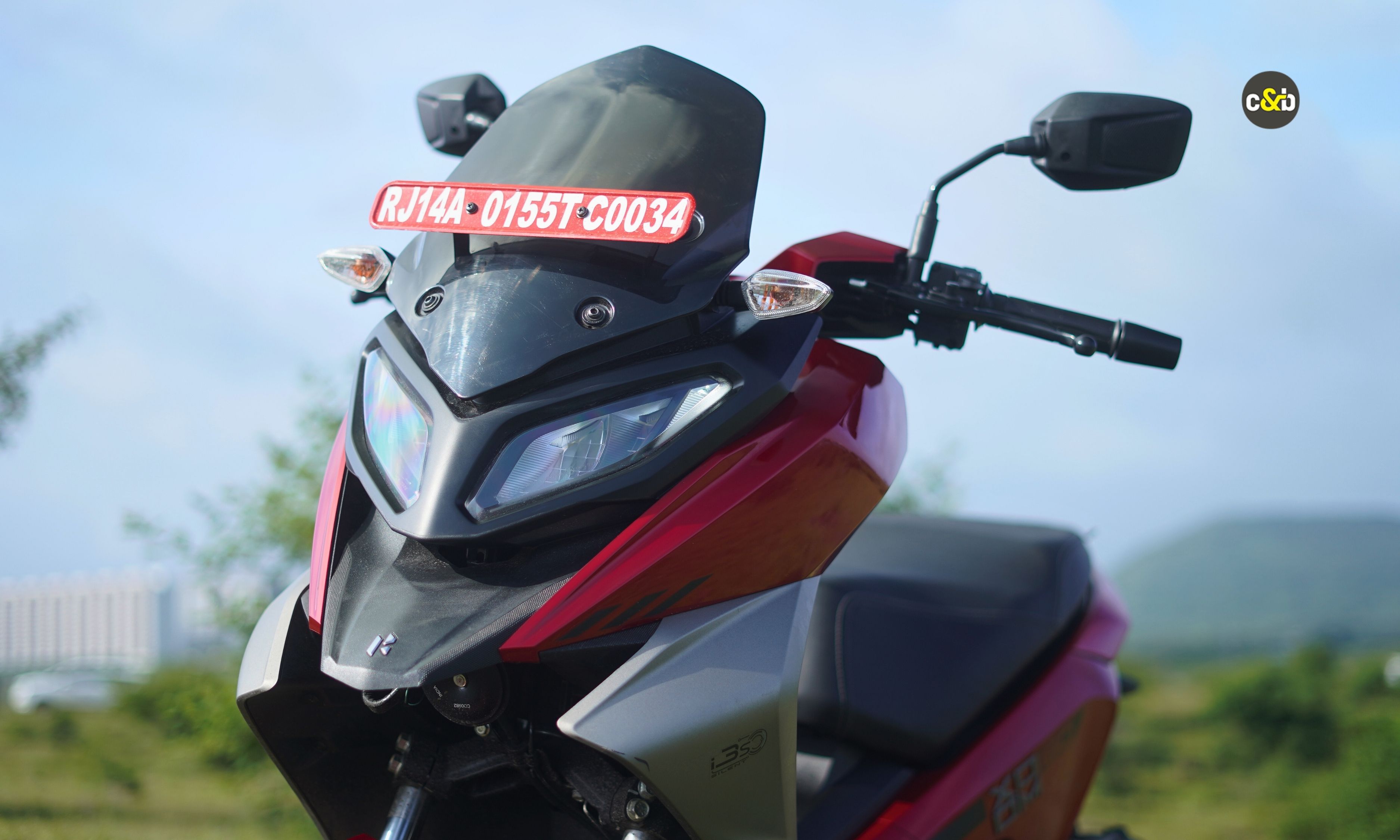 2025 Hero Xoom 160 red m15