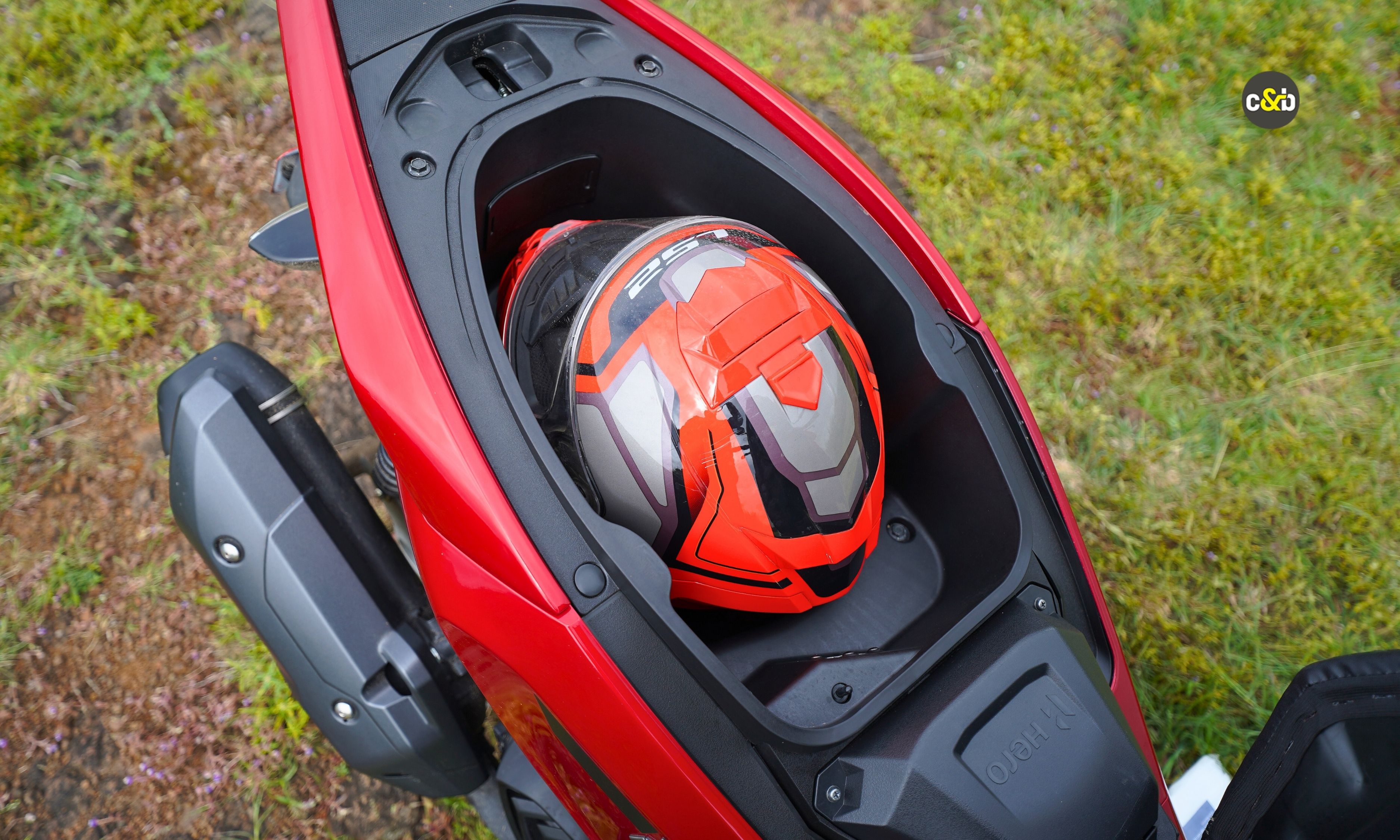 2025 Hero Xoom 160 red m37
