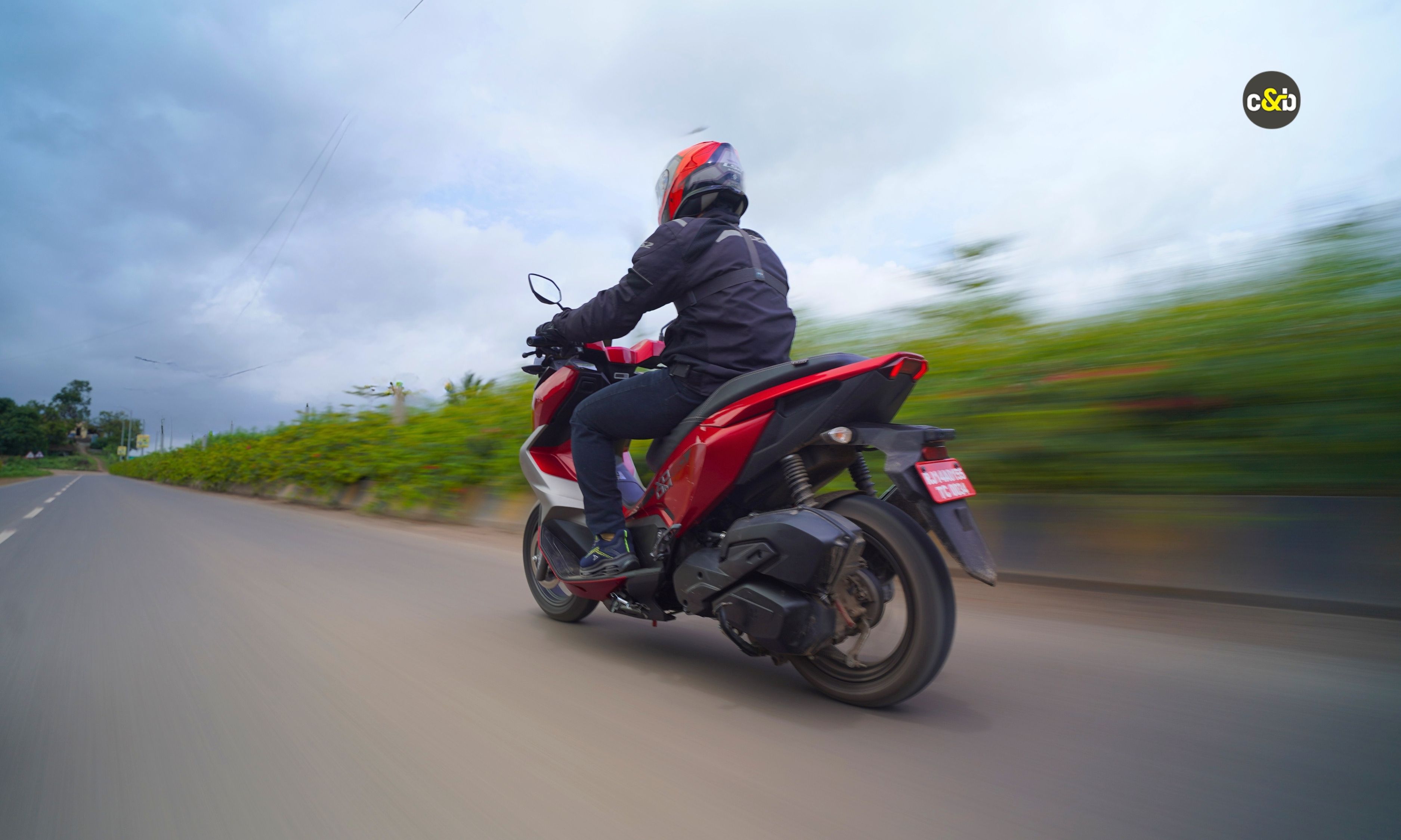 2025 Hero Xoom 160 red m48