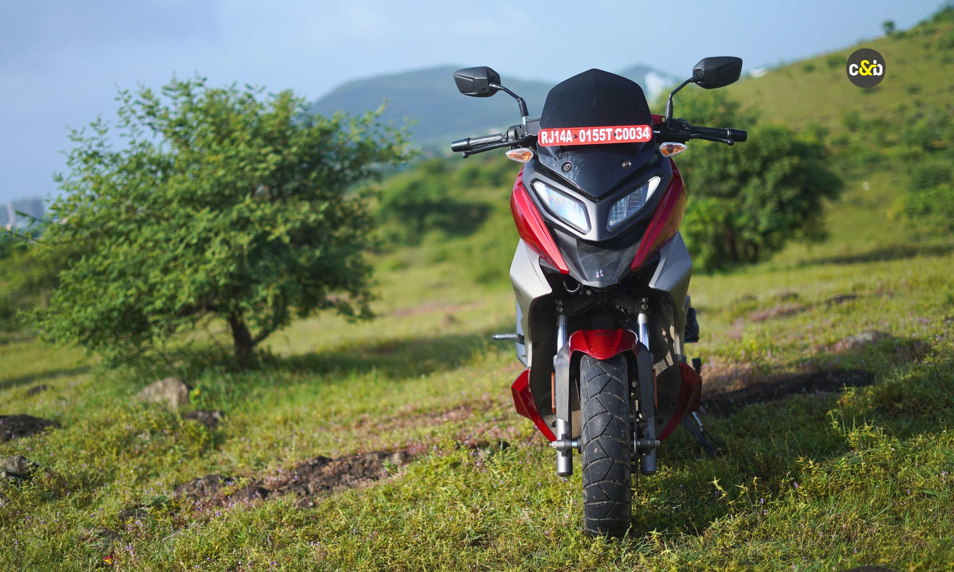 2025 Hero Xoom 160 red m4