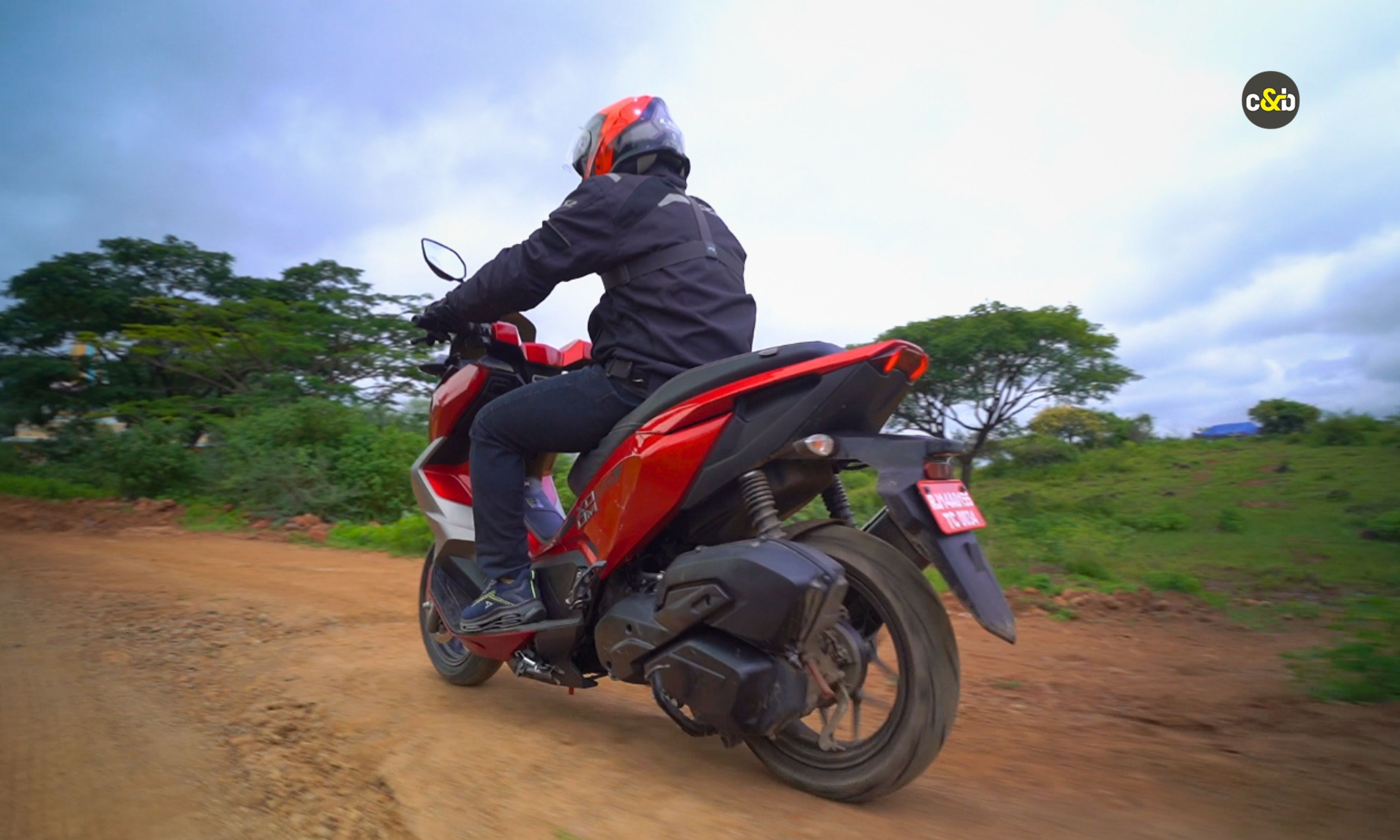 2025 Hero Xoom 160 red m54