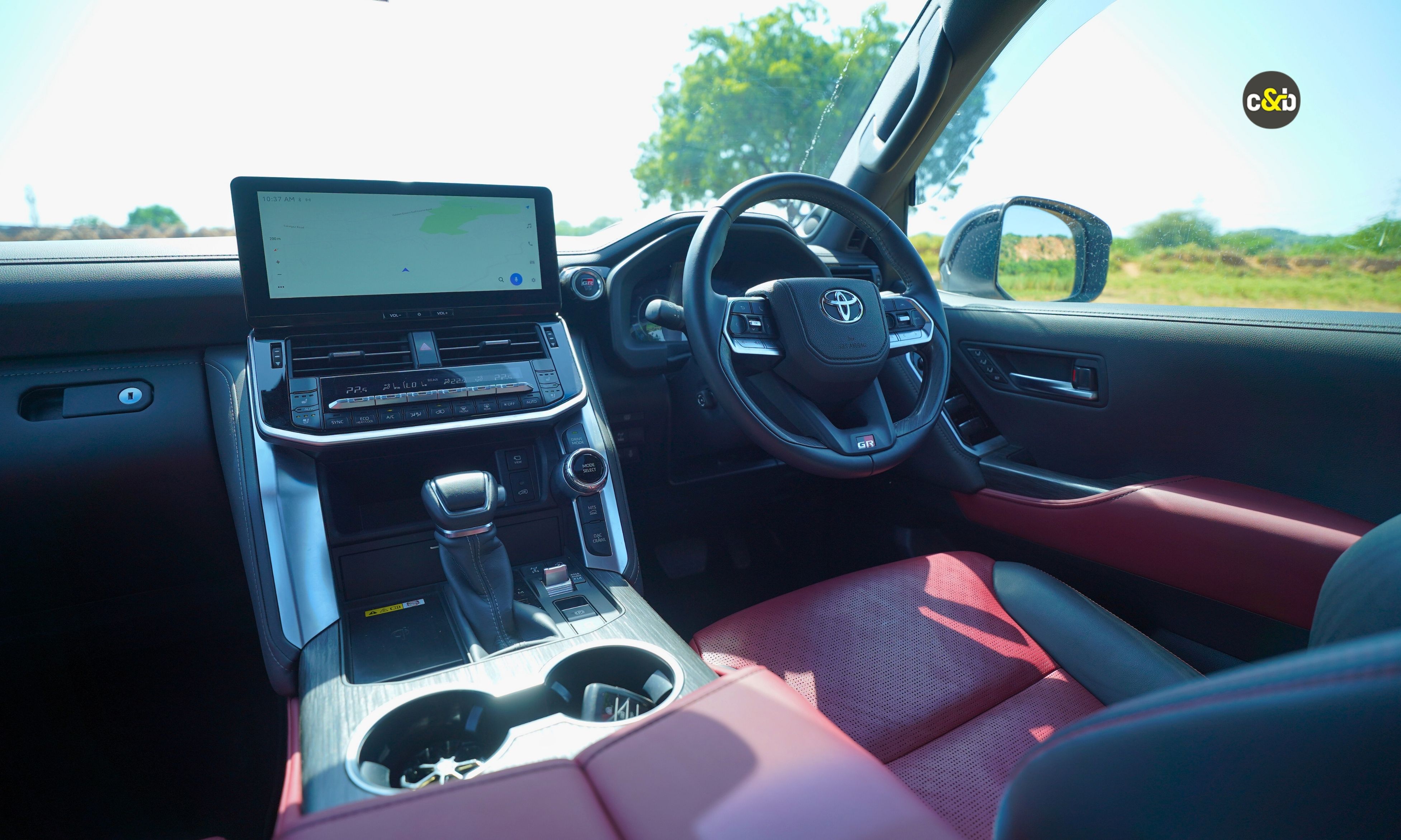 2025 Toyota Land Cruiser 300 GR Sport m22