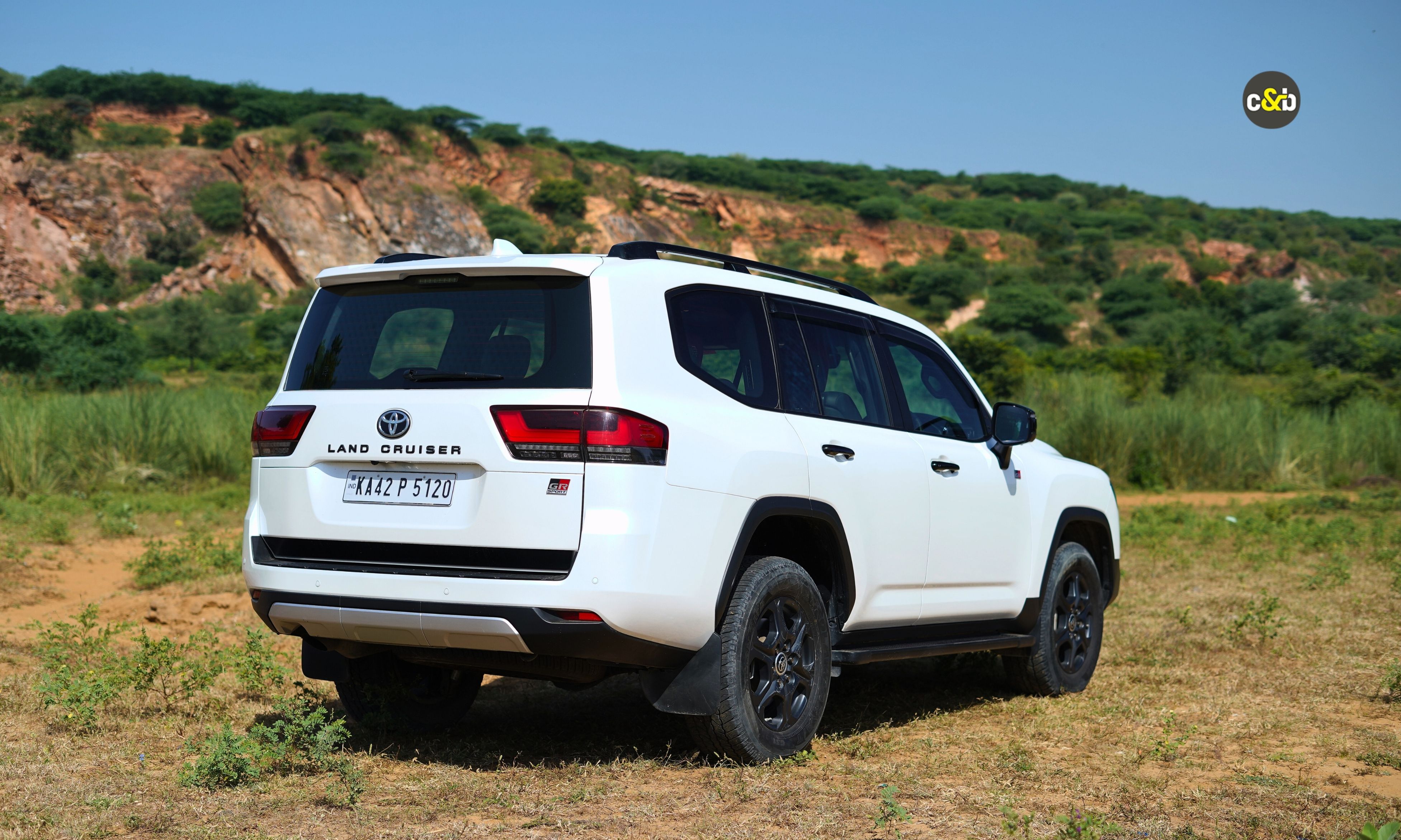 2025 Toyota Land Cruiser 300 GR Sport m5