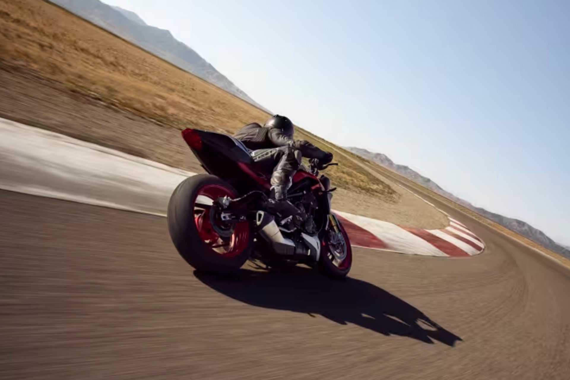2025 Triumph Street Triple 765 RX m6