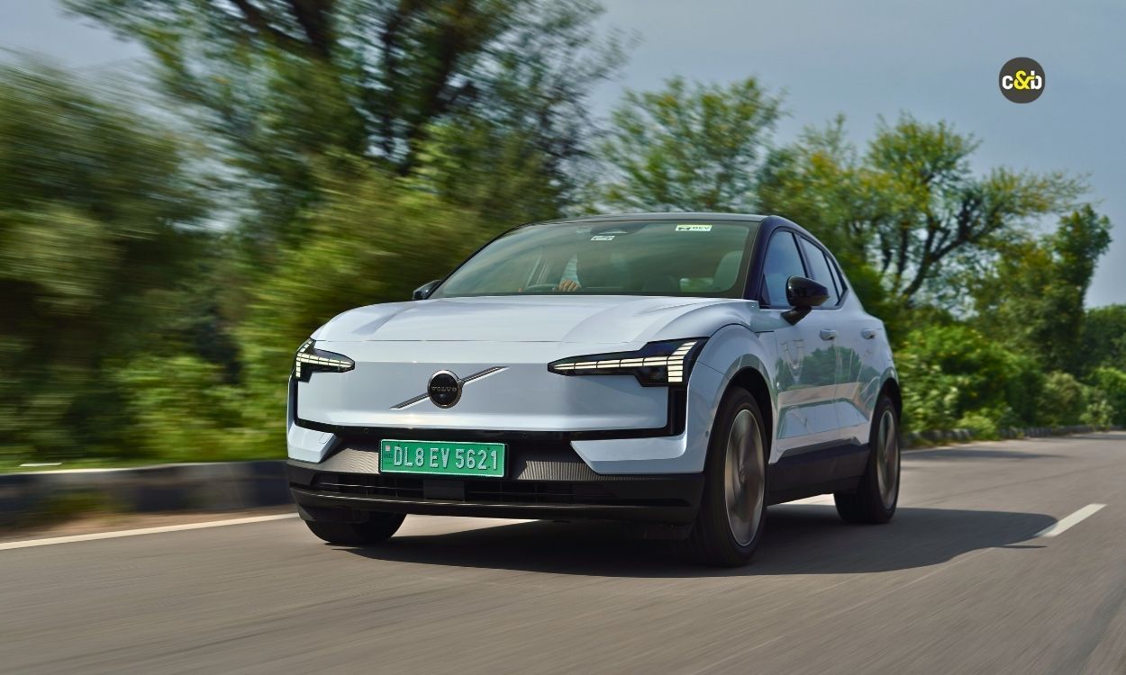 2025 Volvo EX 30 m50