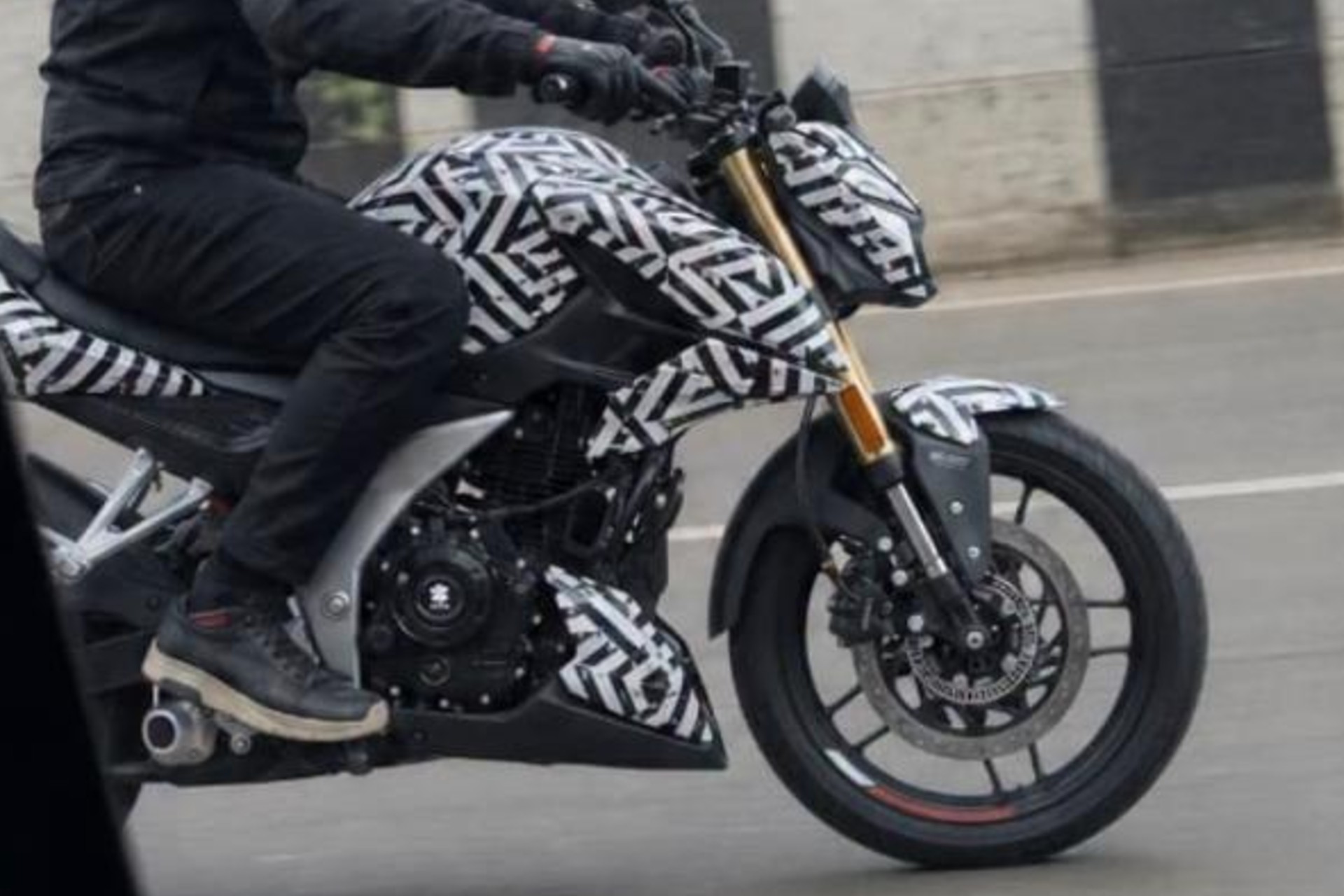 2026 Bajaj Pulsar N160 Spy Shot m2