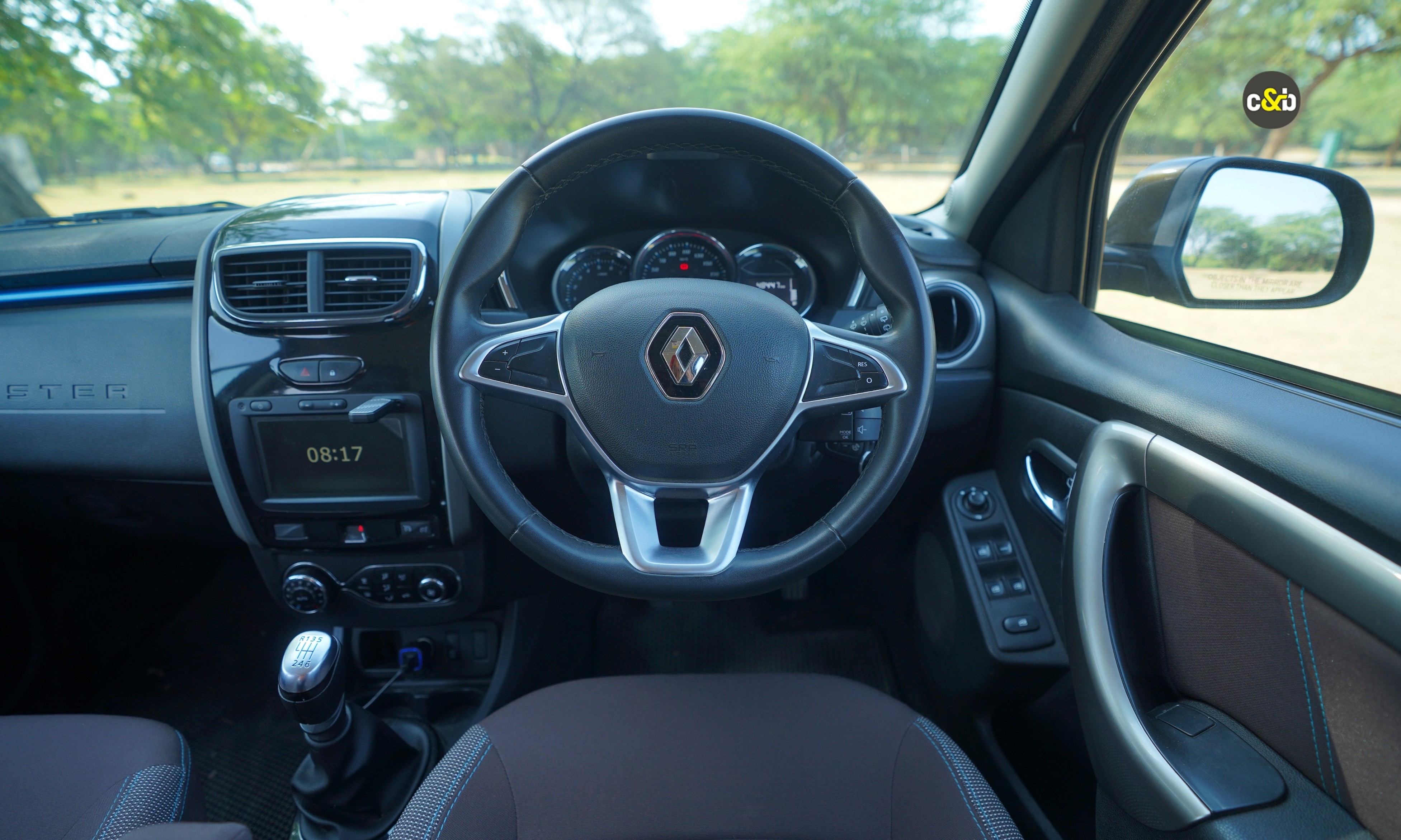 2026 Renault Duster vs Old Renault Duster m73 jpg