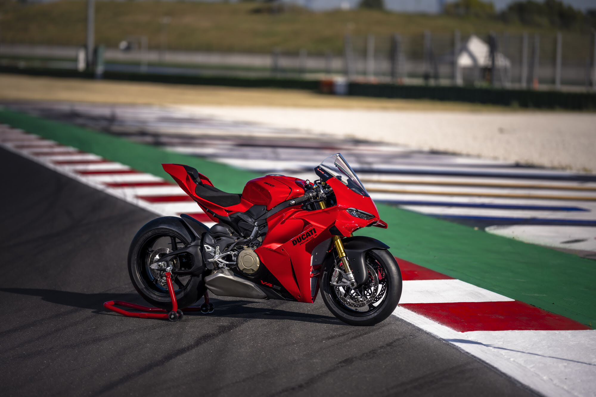 2027 Ducati Panigale V4 m7