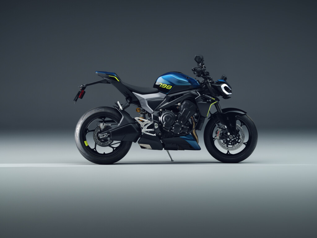 2027 Triumph Street Triple 798 RS m1