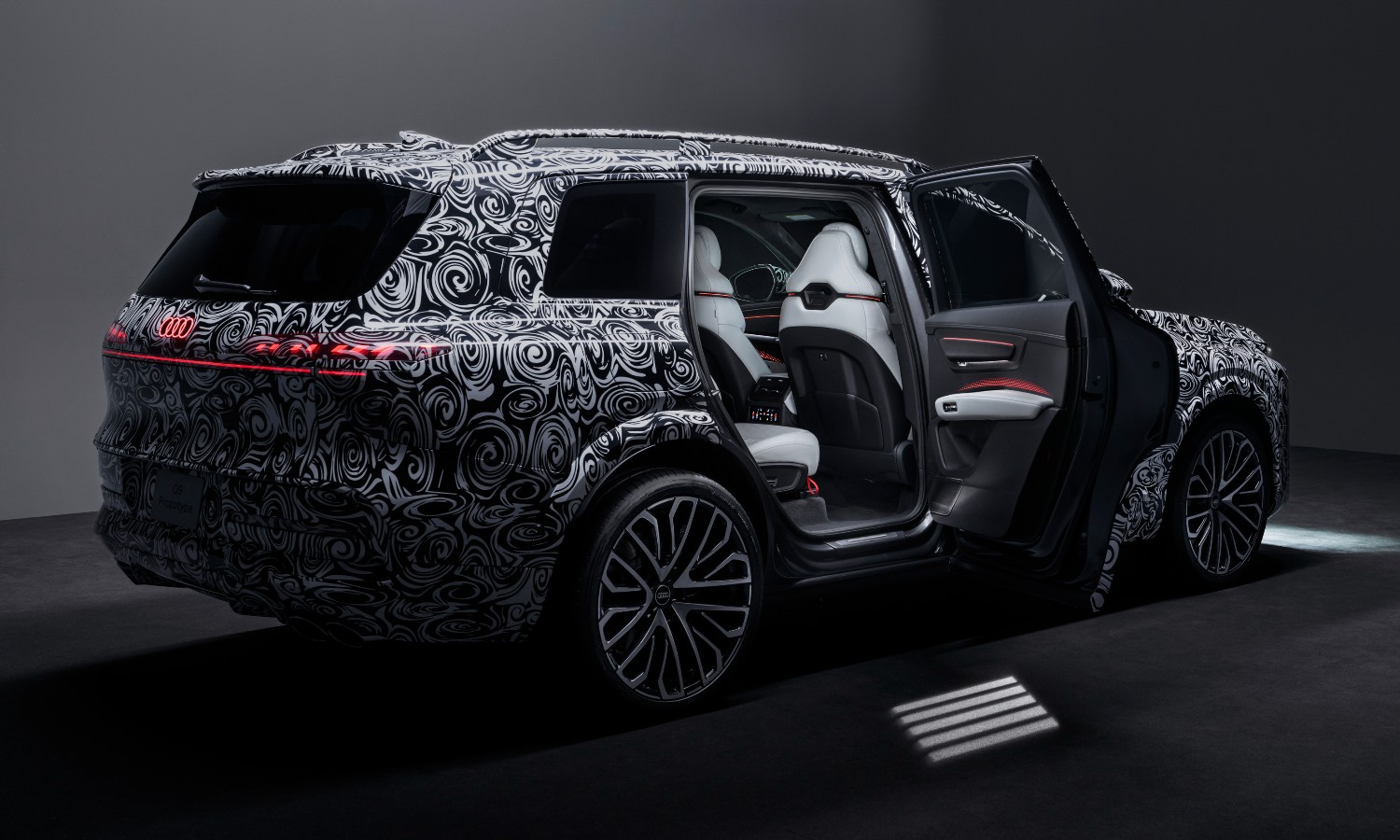 Audi Q9 prototype 1