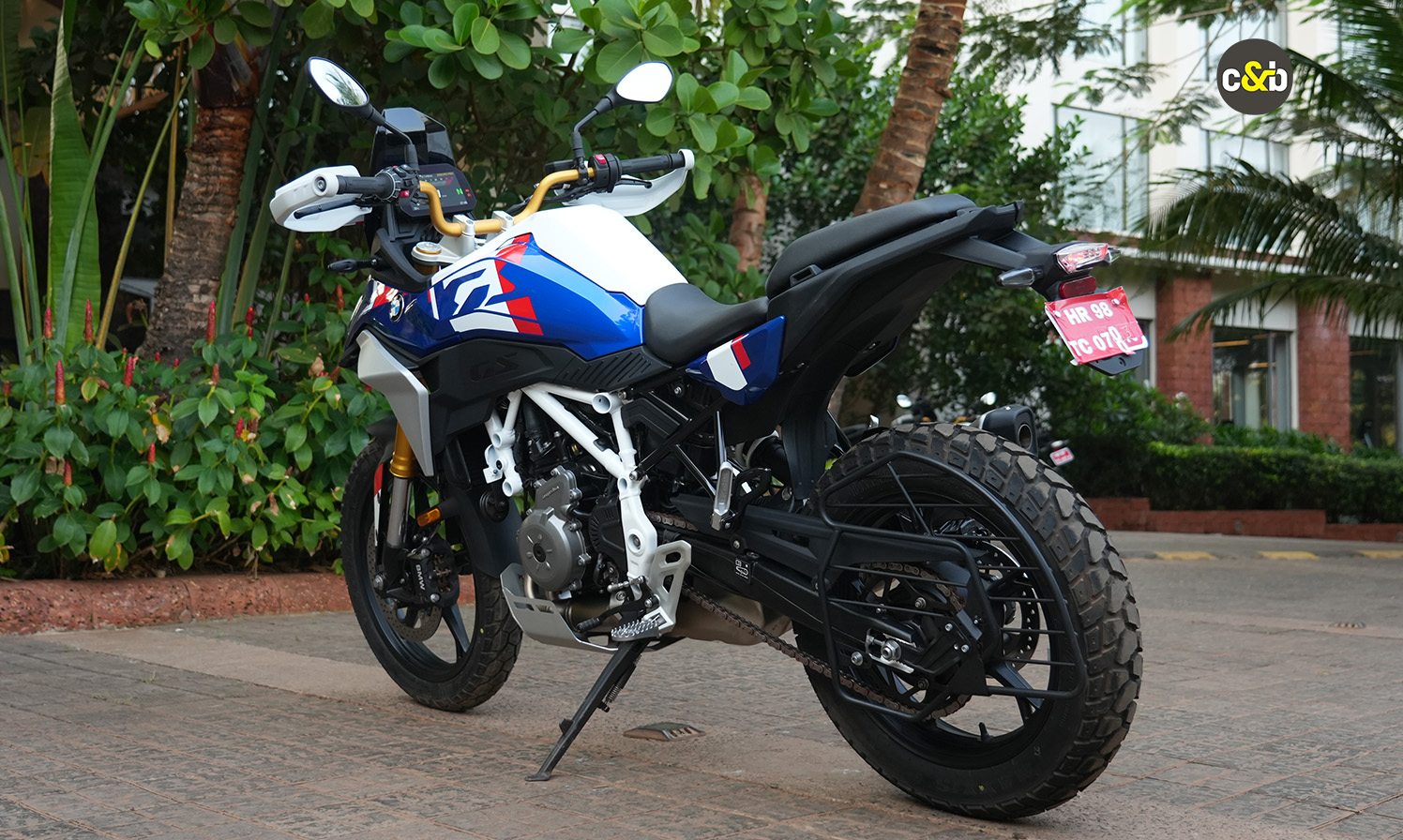 BMW F 450 GS Proportions & Stance
