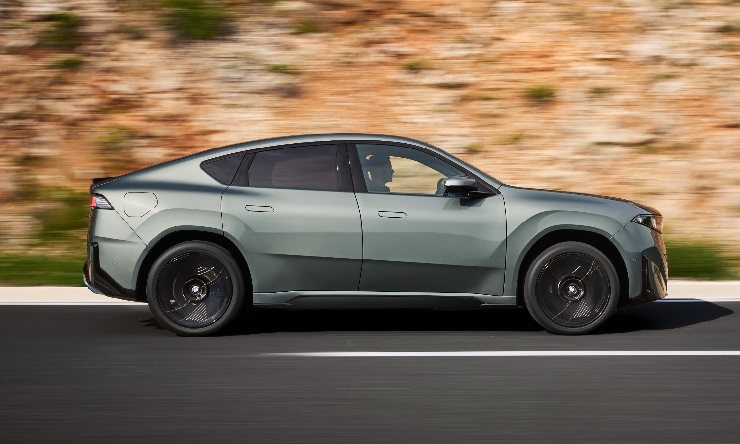 BMW i X4 3