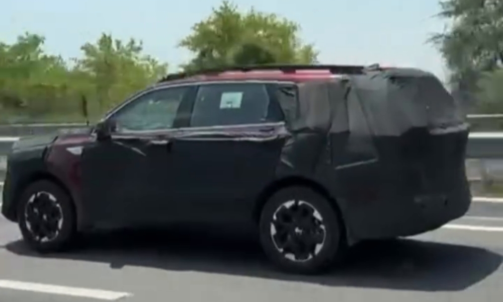 Kia Sorento Hybrid Spied Testing 2
