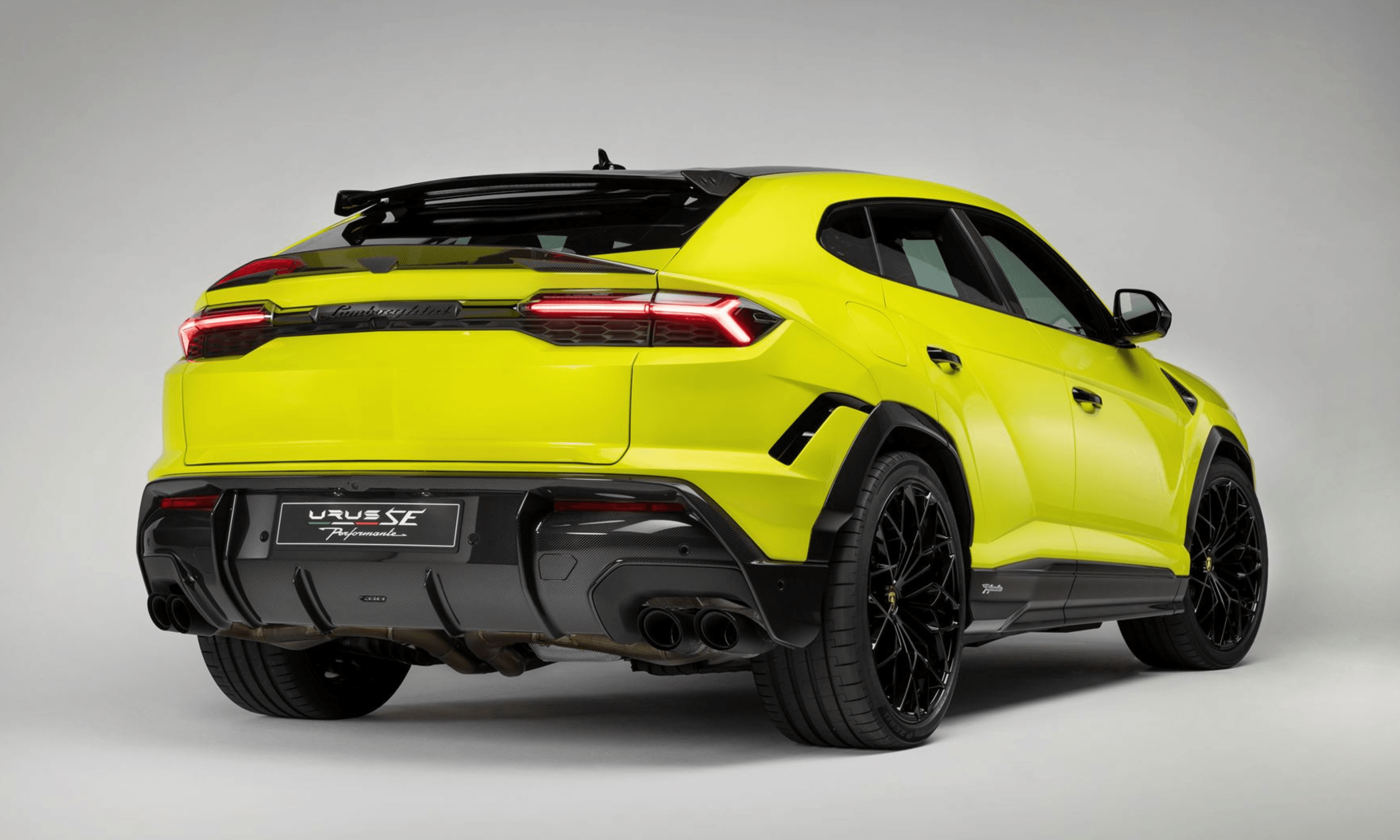 Lamborghini Urus SE Performante 8