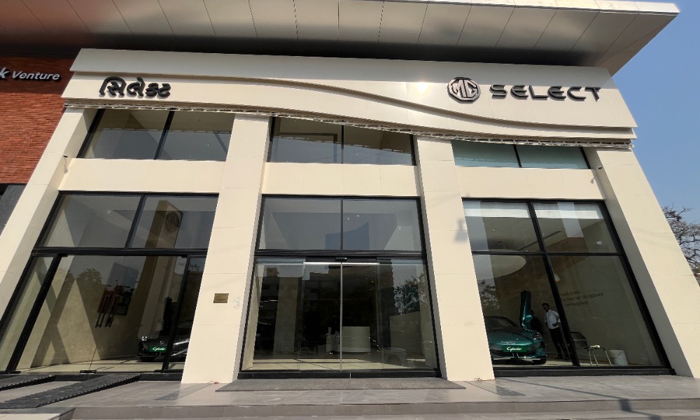MG Select Opens Its Largest Experience Centre In Surat
