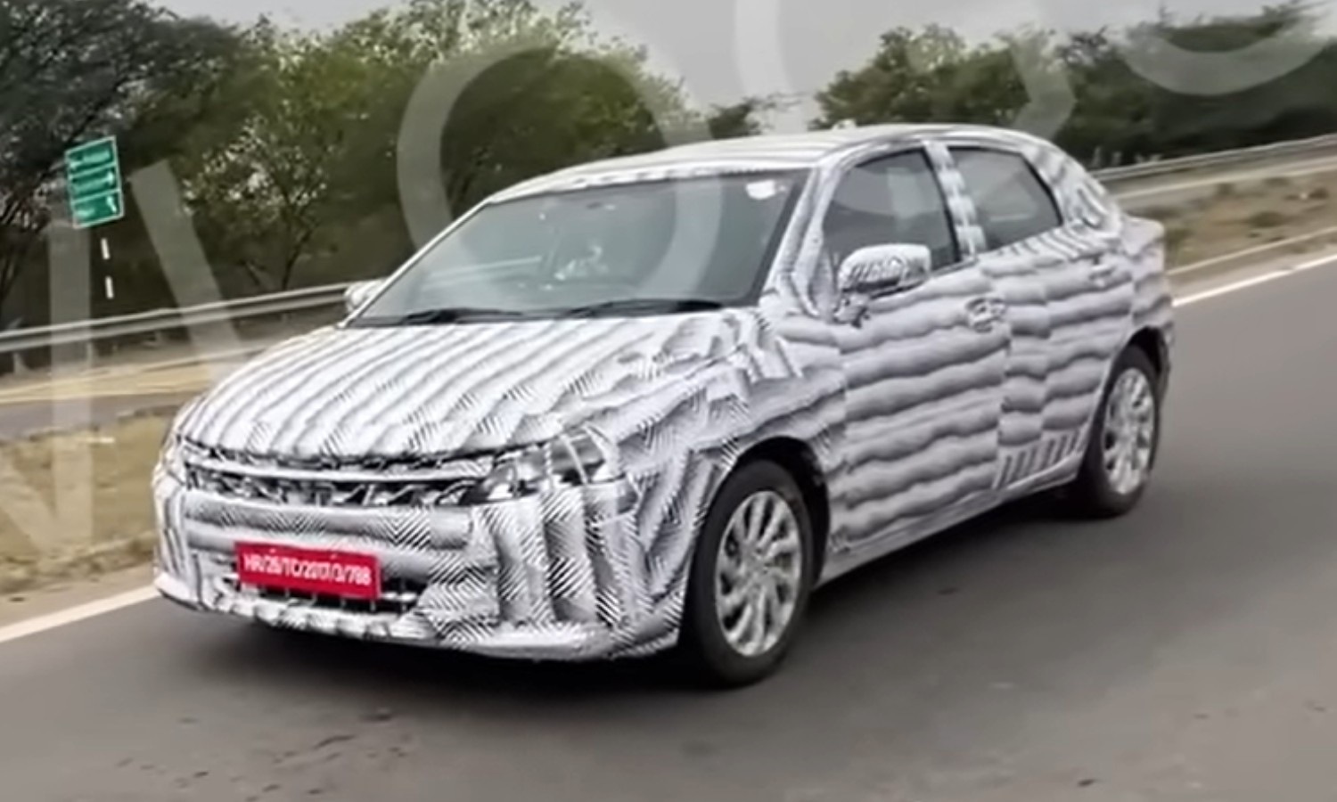 Maruti Baleno facelift spied 4