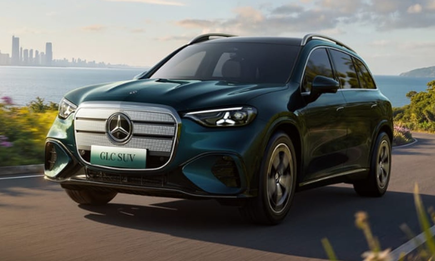New Mercedes-Benz GLC EV Long-Wheelbase Debuts With Over 700 Km Range, 6-Seater Option
