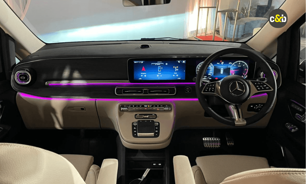 Mercedes V class dash