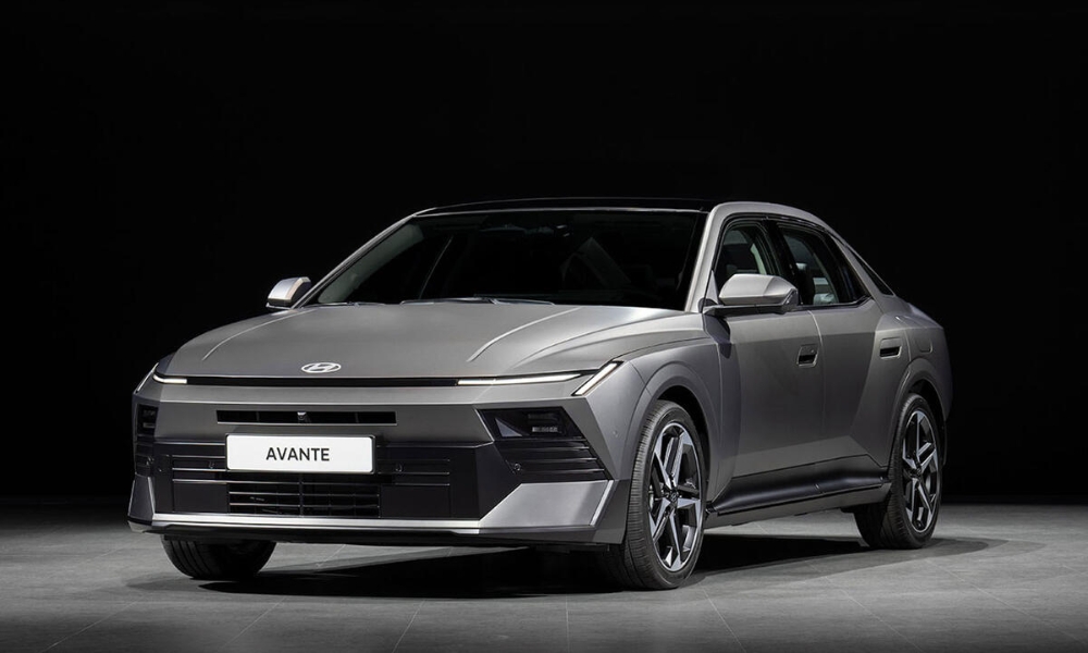 New Hyundai Elantra Makes Global Debut: Boxy Styling, Hybrid Powertrain & Pleos Infotainment