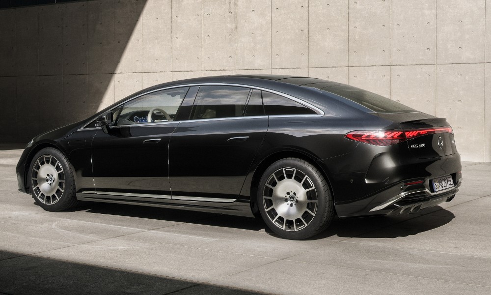 New Mercedes Benz EQS 580 Sedan 1