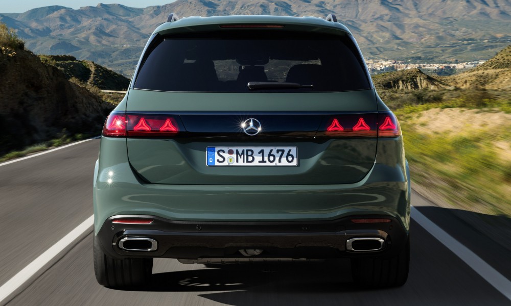 New Mercedes Benz GLS SUV 1