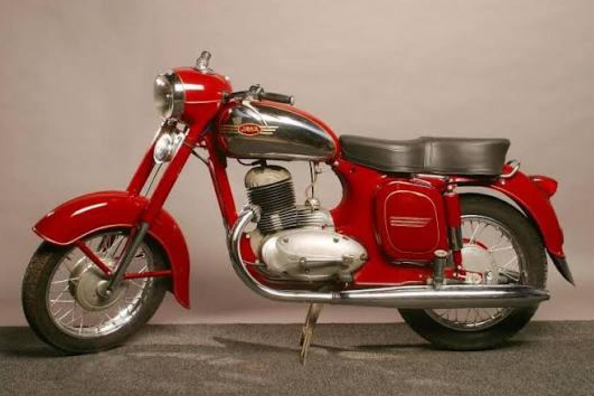 Old two stroke Jawa red m1