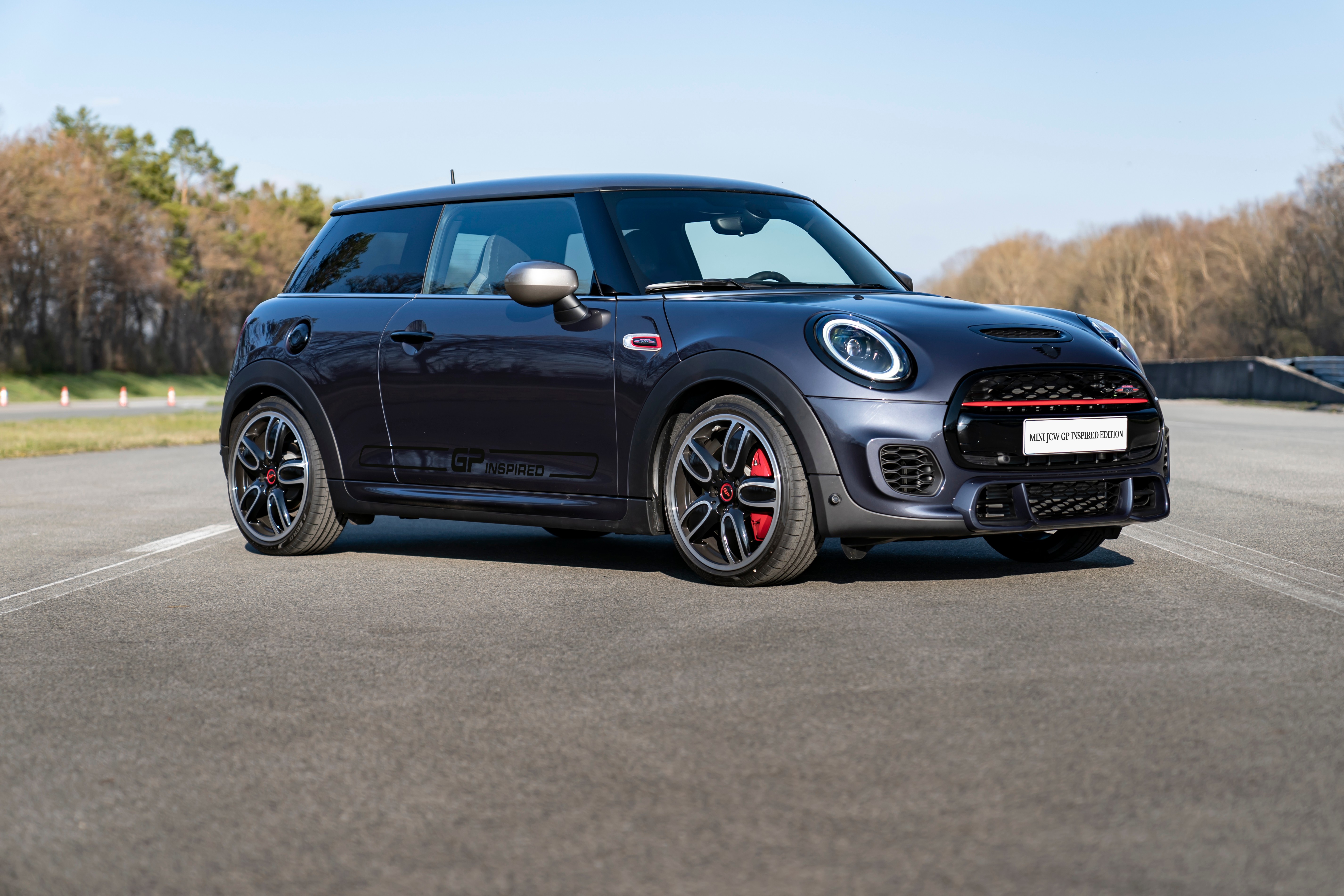 P90413268 high Res mini john cooper wor
