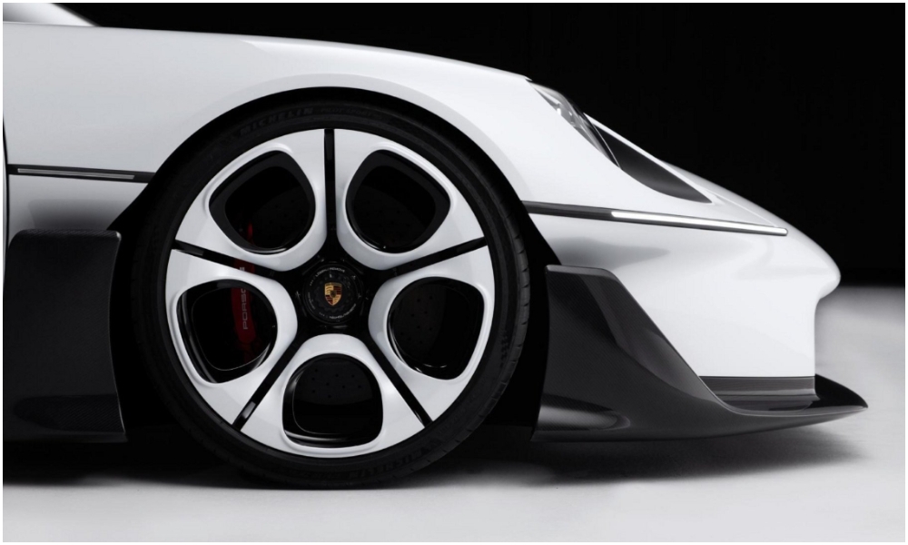 Porsche Mission S Concept 3