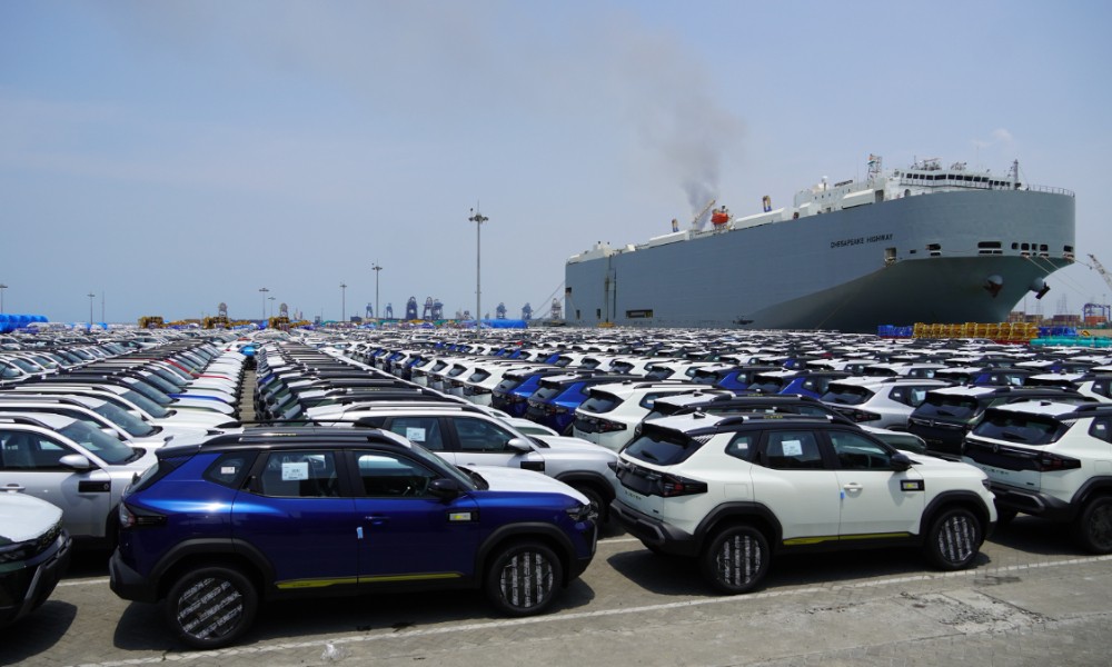 Renault Duster Exports Begin 1