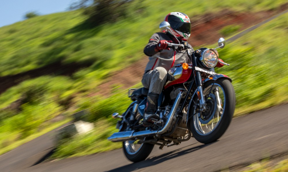 Royal Enfield Classic 350 vs Jawa 42 carandbike comparison edited 4